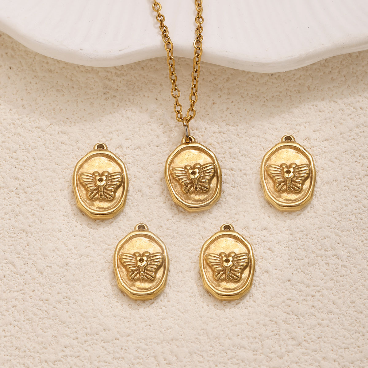6 adet Oval Böcek Kelebek Koly - Vintage Fashion Wholesale incelemesi ve fiyatı