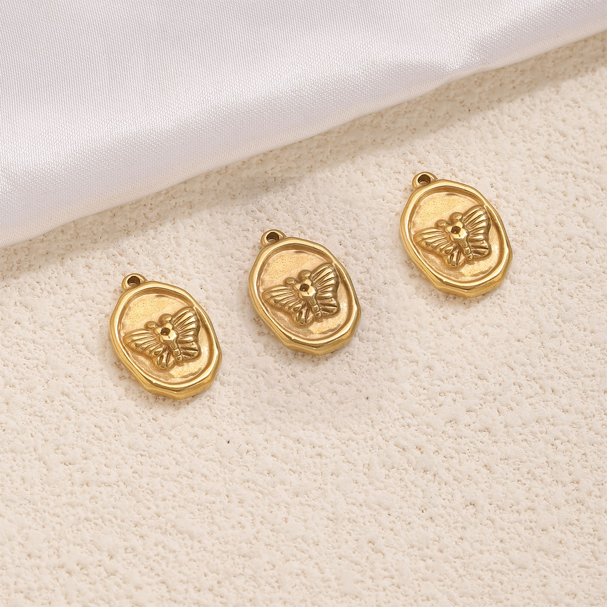 6 adet Oval Böcek Kelebek Koly - Vintage Fashion Wholesale incelemesi ve fiyatı